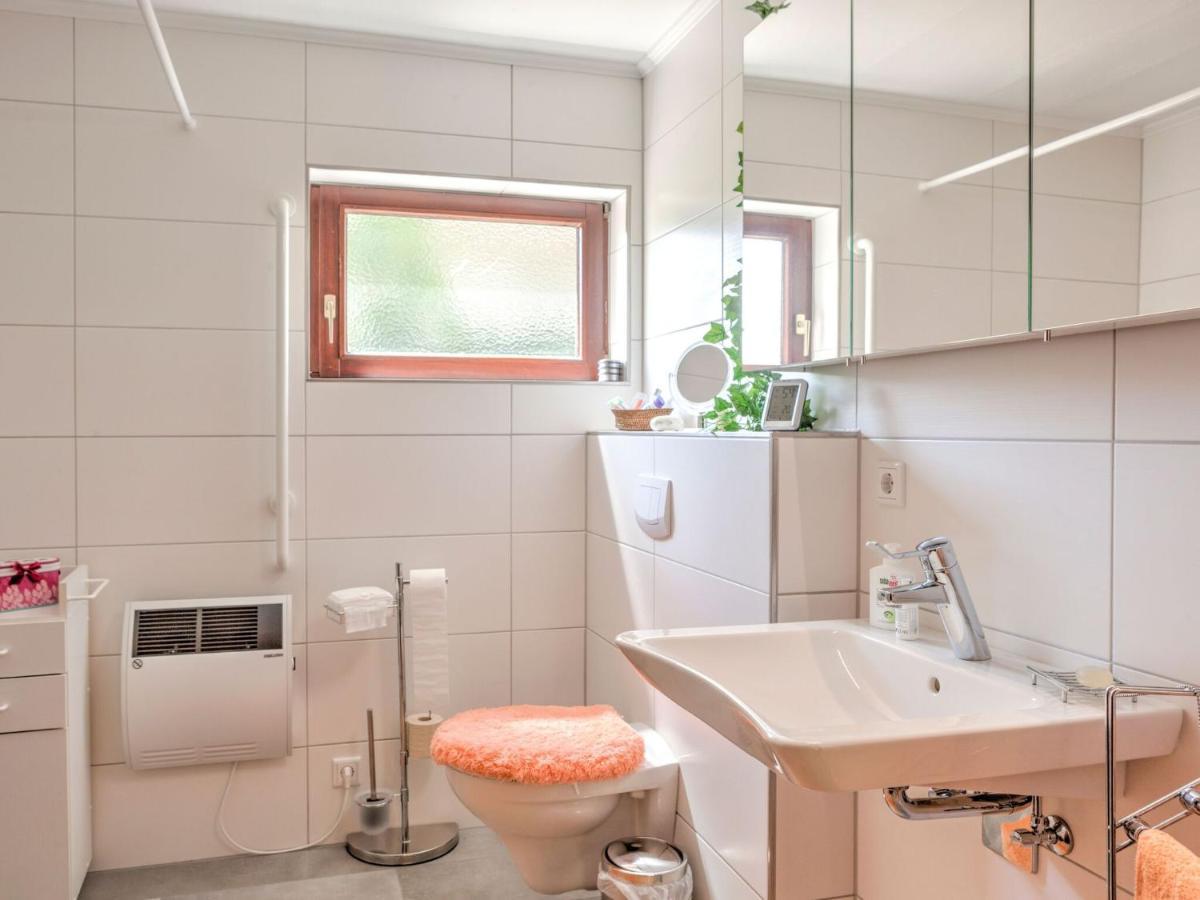 Sunny Flat In Bad Driburg With Garden Apartment Exterior foto