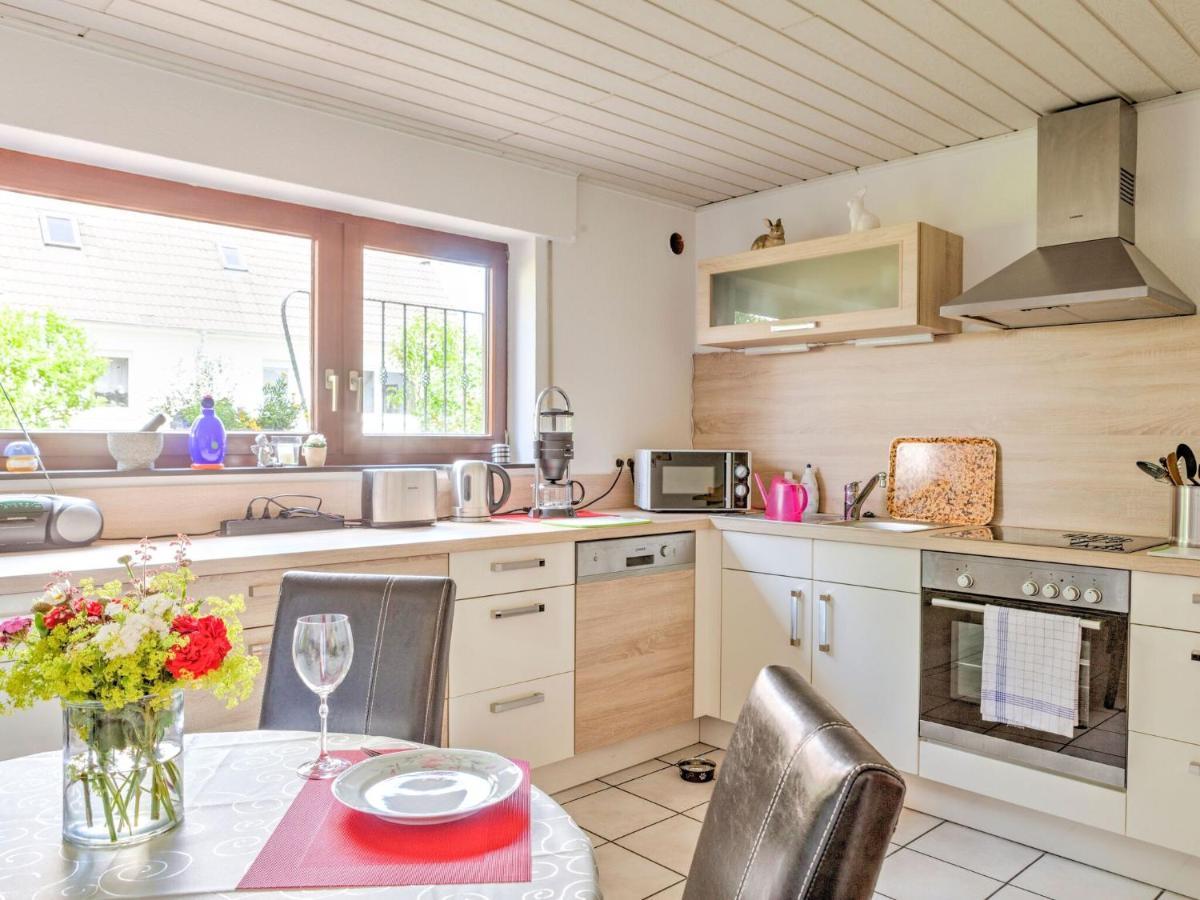 Sunny Flat In Bad Driburg With Garden Apartment Exterior foto