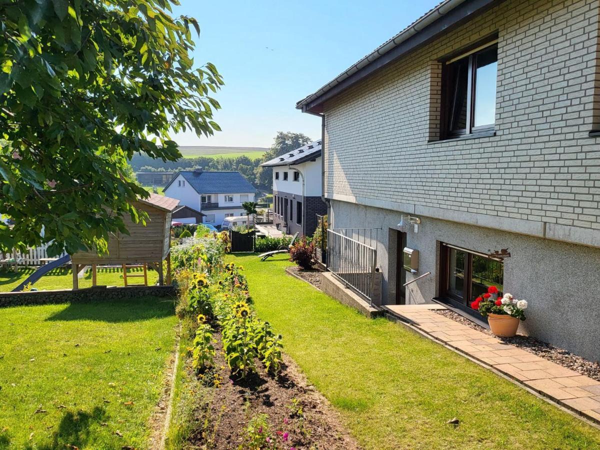 Sunny Flat In Bad Driburg With Garden Apartment Exterior foto