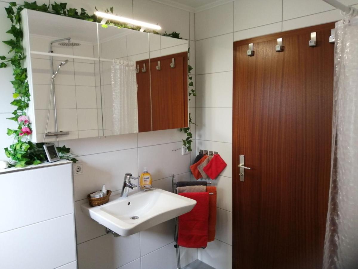 Sunny Flat In Bad Driburg With Garden Apartment Exterior foto