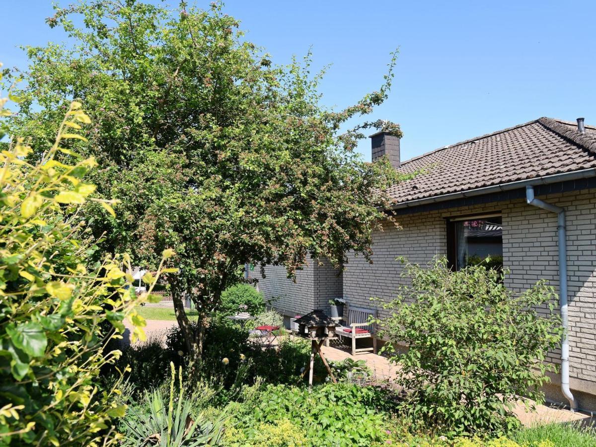 Sunny Flat In Bad Driburg With Garden Apartment Exterior foto